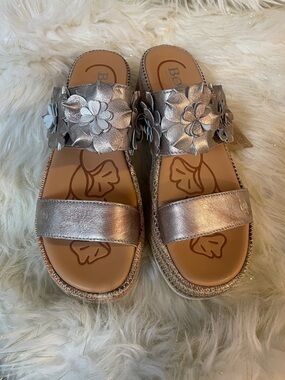 Women's Metallic Floral Slide Sandals in Silver